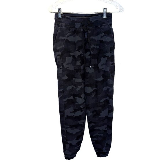 Mid grey/Dark grey/Black Camouflage Lululemon pant Size 4 - Picture 1 of 3